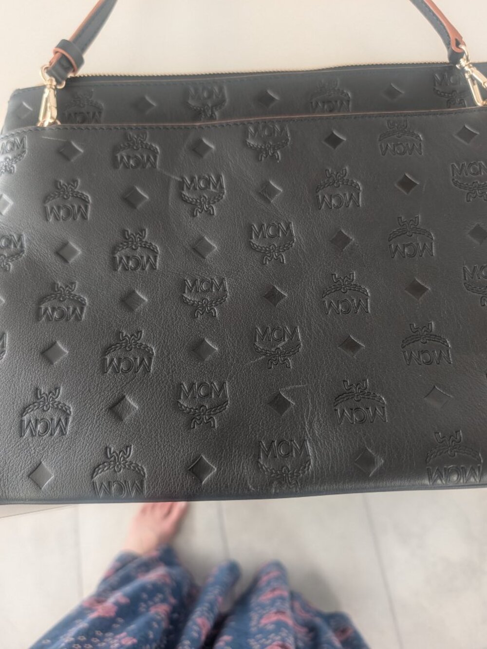 MCM Aren Black Embossed Monogram Leather Croddbody Pouch EUC - Picture 2 of 3